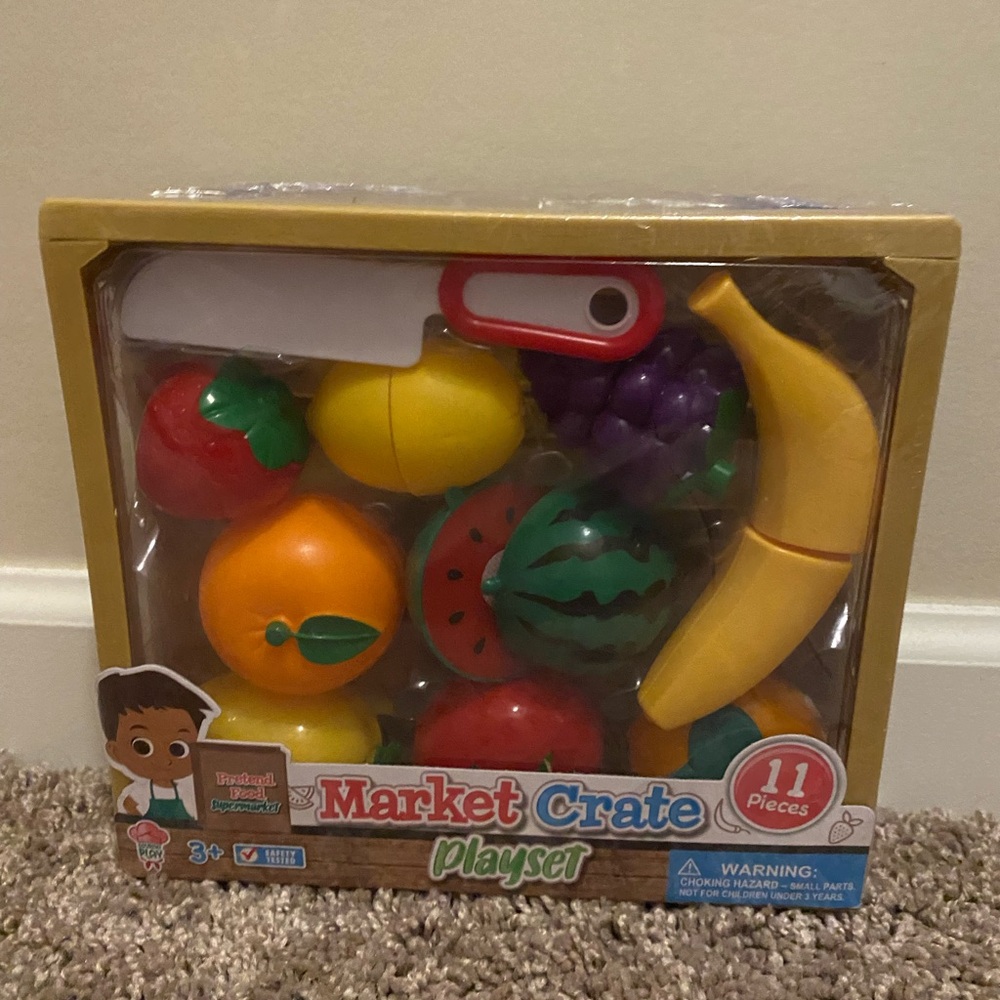 Market Crate Garden Fresh Food Playset, 11 Pieces , Pre-sliced Produce